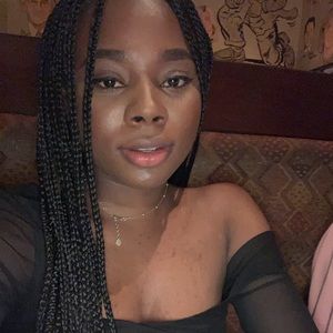 Meet your Posher, Angie